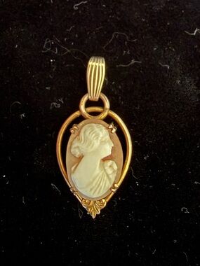 Antique Art Nouveau Gold Filled Cameo Pretty Lady Woman Bust Pendant
